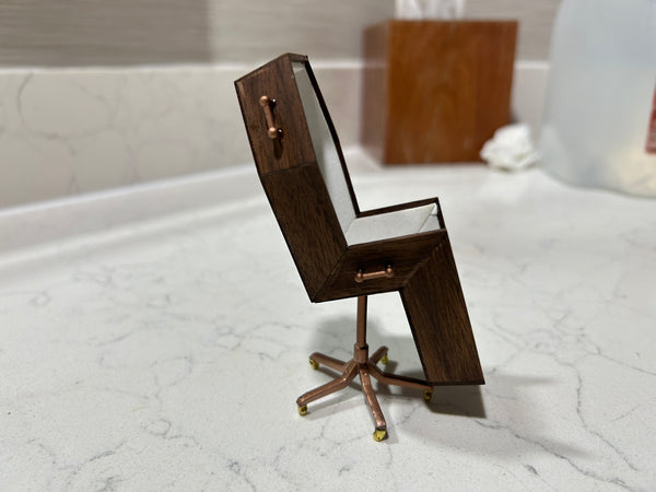 Coffin chair