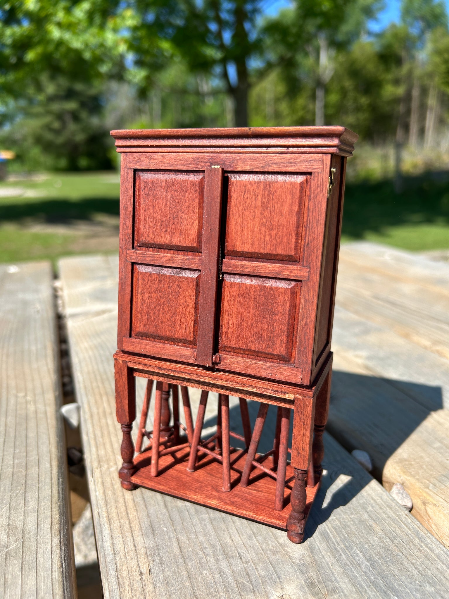 Country cabinet and table