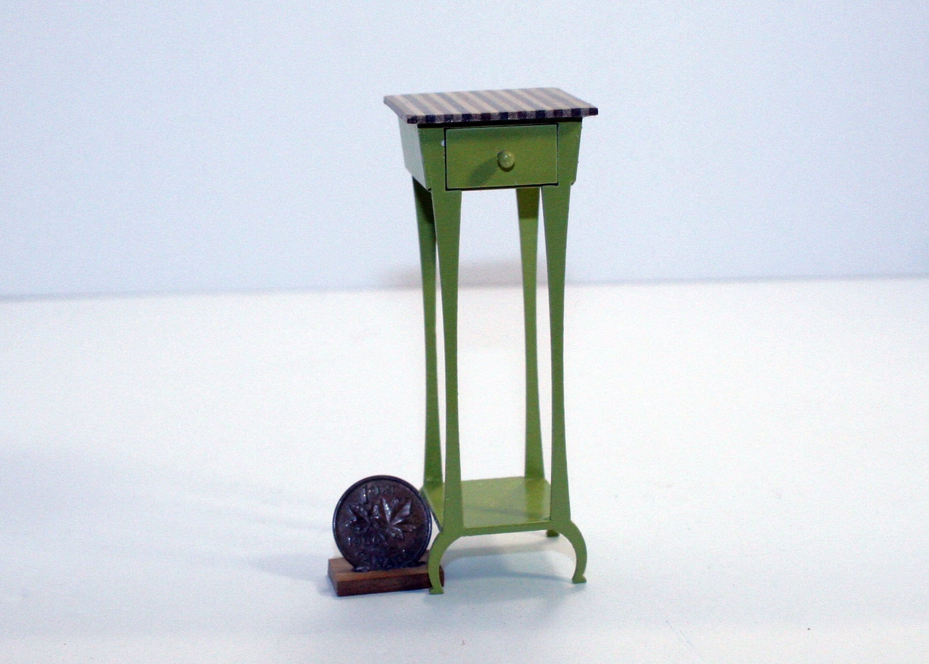 Leman Pedestal Table